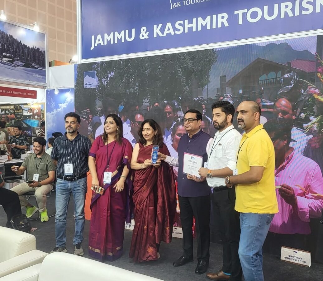 J&K wins “Best Adventure Tourism Destination’ award At TTF Ahmedabad