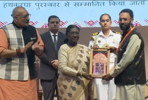 President Murmu confers National Handloom Award on 2 master weavers from Kashmir