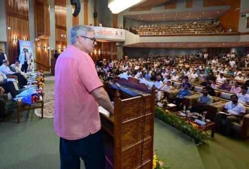 CM Omar promises financial help, improvement in sports infra