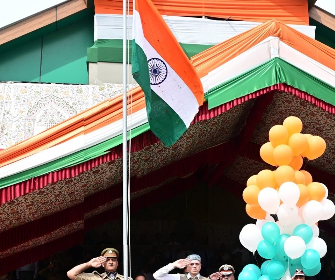 CM Omar Abdullah hoists tricolour, Says, ‘committed to restore statehood & constitutional guarantees