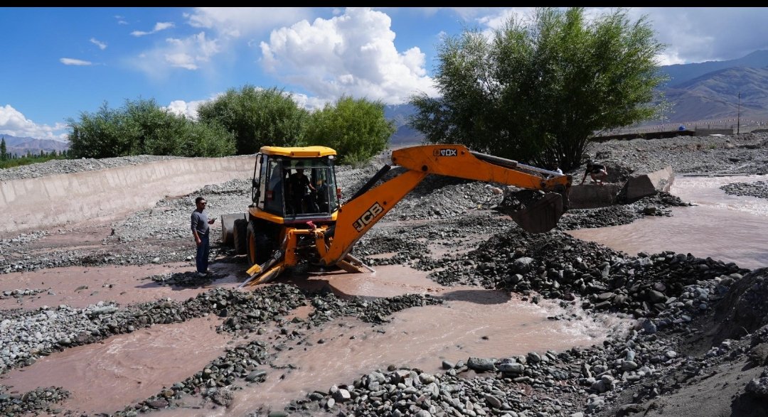 L-G VK Saxena’s water conservation initiative leads to channelising 20 million litres of glacier water into dry canal at Chuchot village