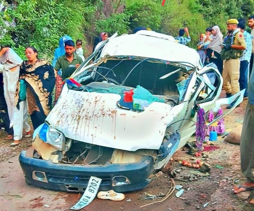 6 dead, 3 wounded as Eeco van plunges into deep gorge in Poonch