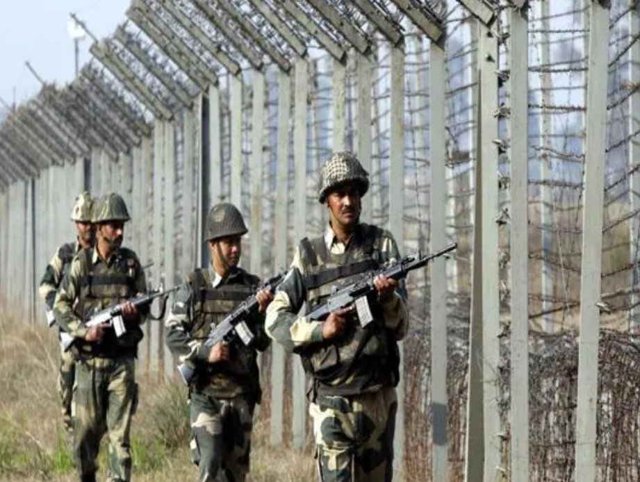 Intrusion bid foiled in Rajouri, Army opens fire at Pak drones