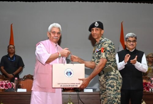 Amarnath Yatra; LG felicitates officials
