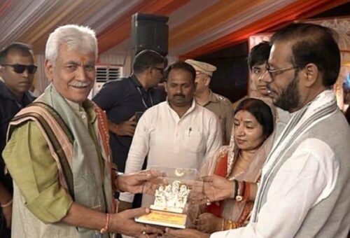 JK LG attends Shri Shiv Mahapuran Katha in Raebareli