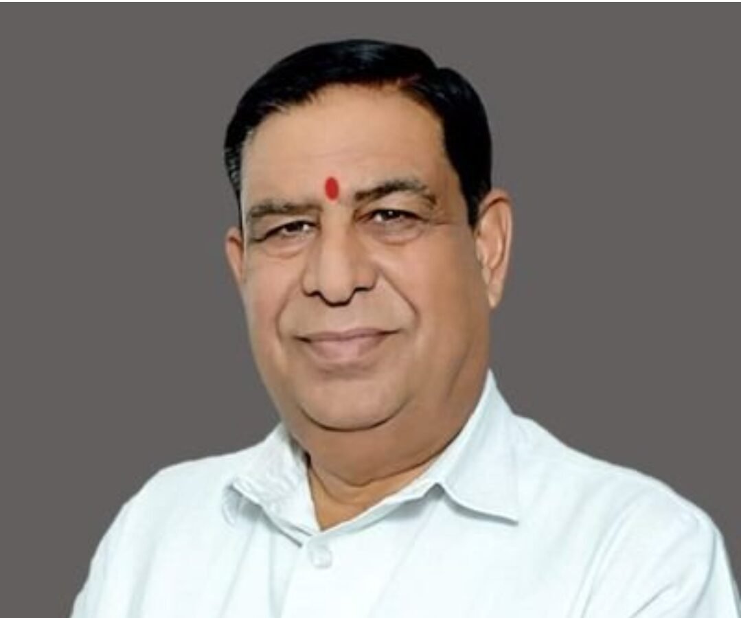 Ravinder urges government to adopt positive approach to NHM employees demands